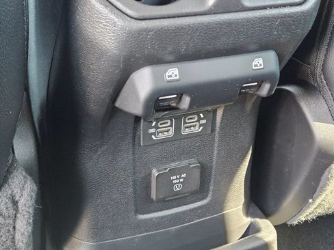 Used 2023 Jeep Wrangler Unlimited Sahara AWD/4WD image 16
