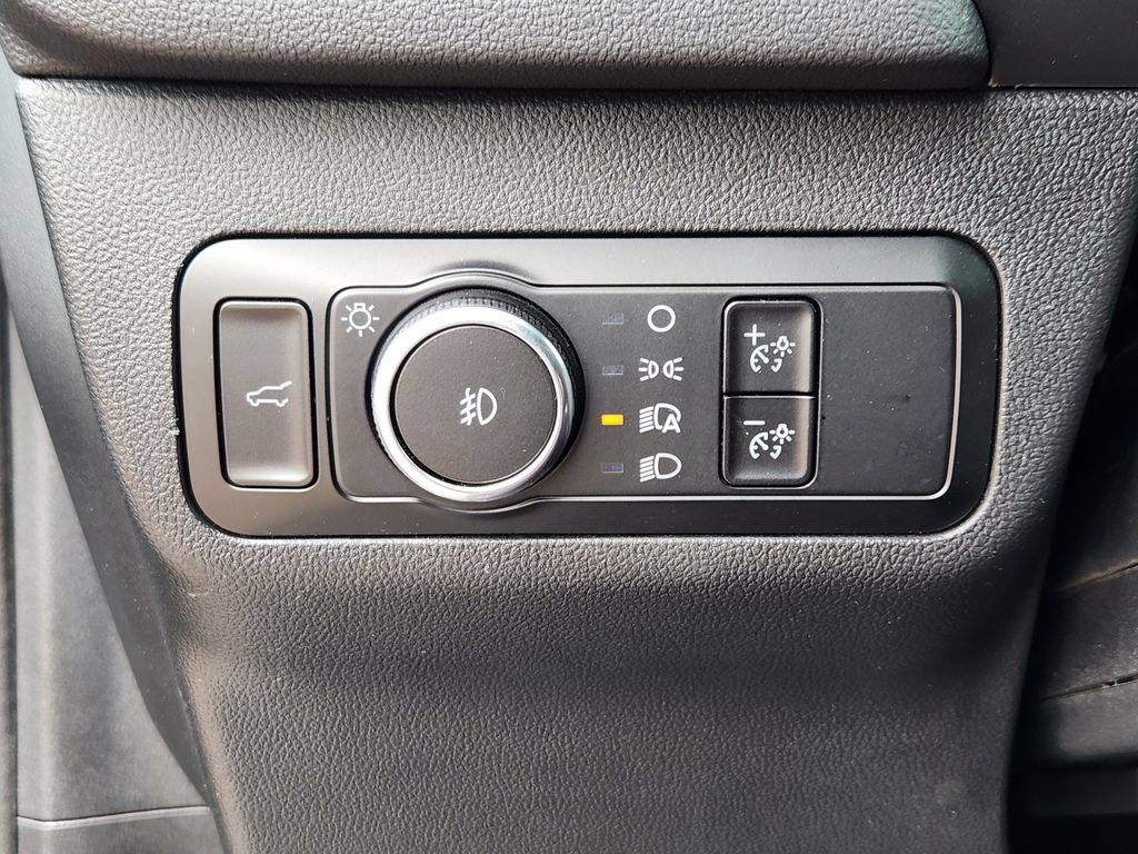 Used 2025 Ford Escape ST-Line Select AWD/4WD image 13