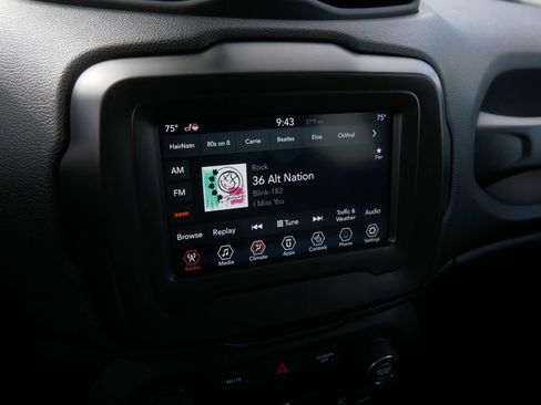 Used 2018 Jeep Renegade Trailhawk image 27