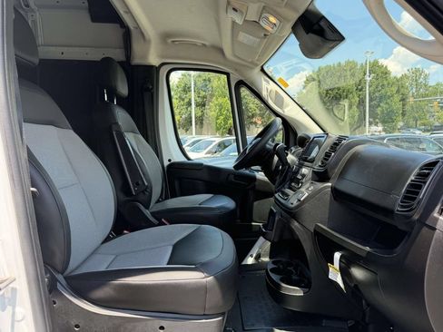 Used 2025 RAM ProMaster 2500 w/ Convenience Group FWD image 12