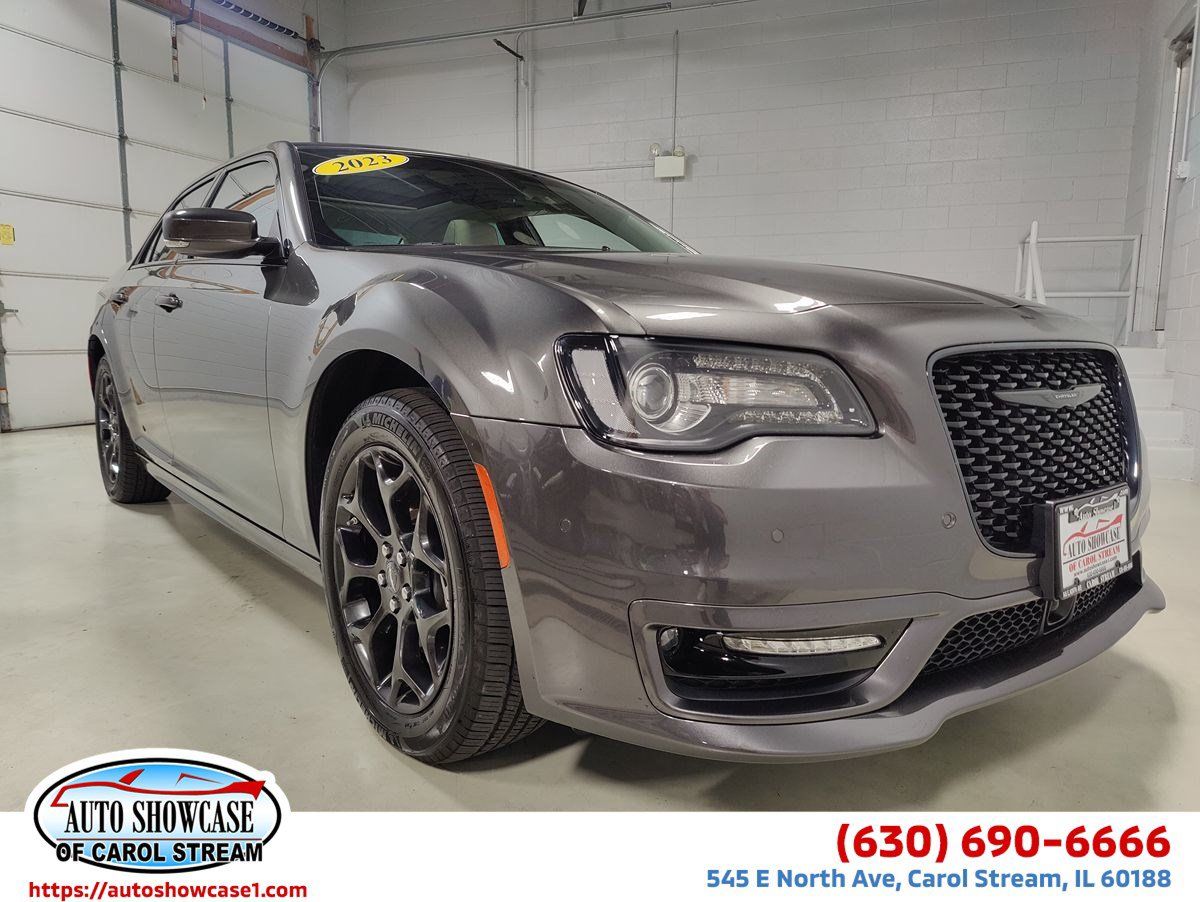 Used 2023 Chrysler 300 Touring L w/ Popular Equipment Group AWD/4WD image 1