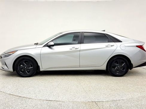 Used 2023 Hyundai Elantra SEL image 8