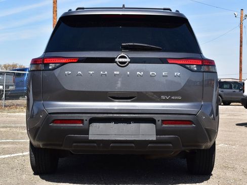Used 2024 Nissan Pathfinder SV image 6