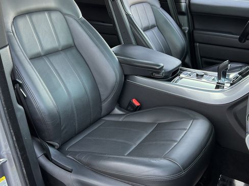 Used 2020 Land Rover Range Rover Sport HSE Dynamic image 16