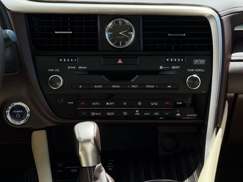 Used 2017 Lexus RX 450h AWD image 16