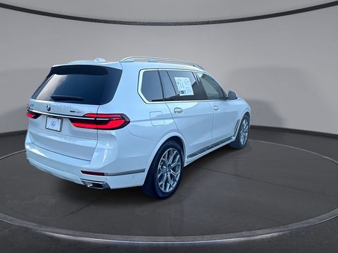 Used 2026 BMW X7 xDrive40i AWD/4WD image 11