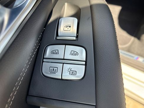 Used 2025 BMW X7 M60i w/ Executive Package AWD/4WD image 37