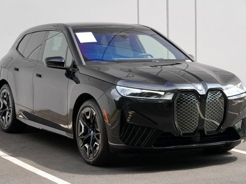Used 2023 BMW iX xDrive50 w/ Ultimate Package 2 AWD/4WD image 57