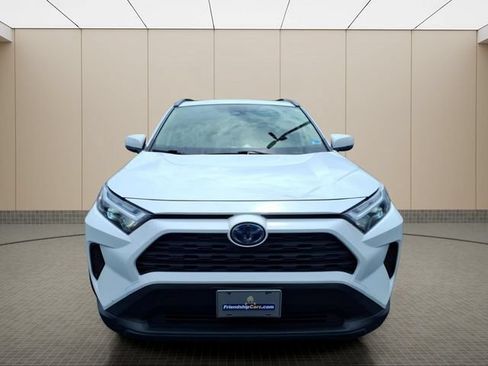 Used 2022 Toyota RAV4 XLE AWD/4WD image 3