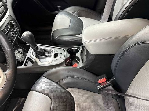 Used 2014 Jeep Cherokee Limited w/ Luxury Group image 23