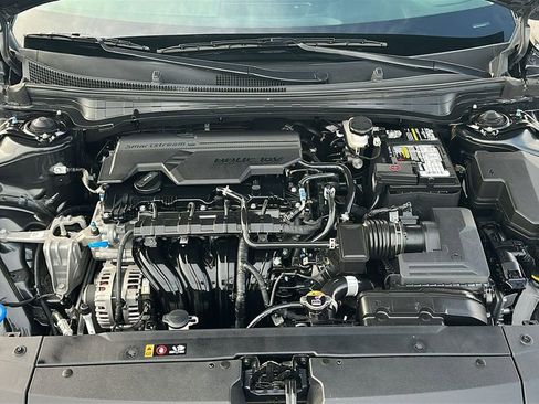 Used 2025 Kia K4 LXS FWD image 3