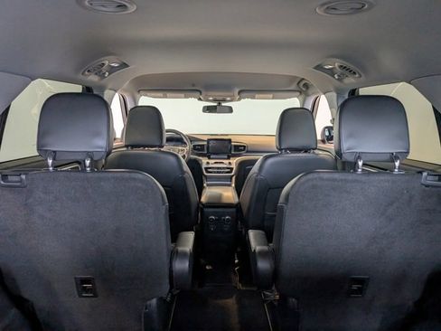 Used 2022 Ford Explorer XLT w/ Equipment Group 202A image 23