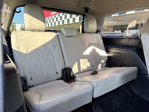 Used 2019 Ford Expedition Platinum image 31