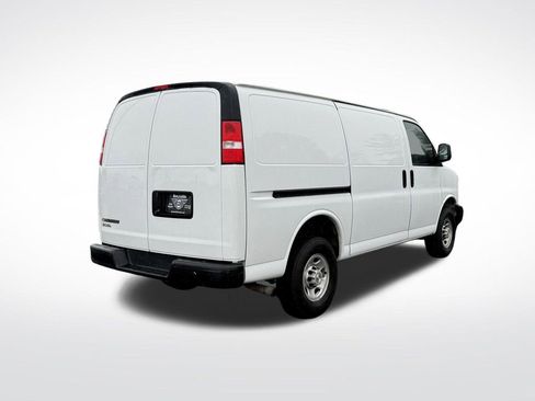 Used 2023 Chevrolet Express 2500 w/ Driver Convenience Package image 7