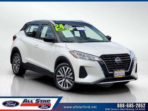 Used 2024 Nissan Kicks SV FWD image 1