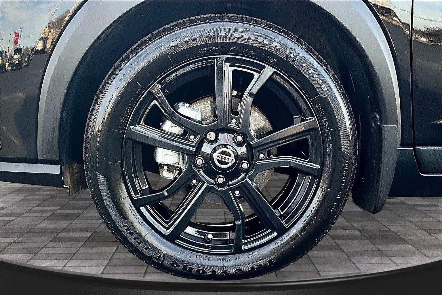 Used 2021 Nissan Kicks SR w/ SR Premium Package FWD image 9
