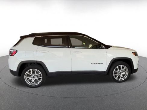 Used 2025 Jeep Compass Limited AWD/4WD image 15