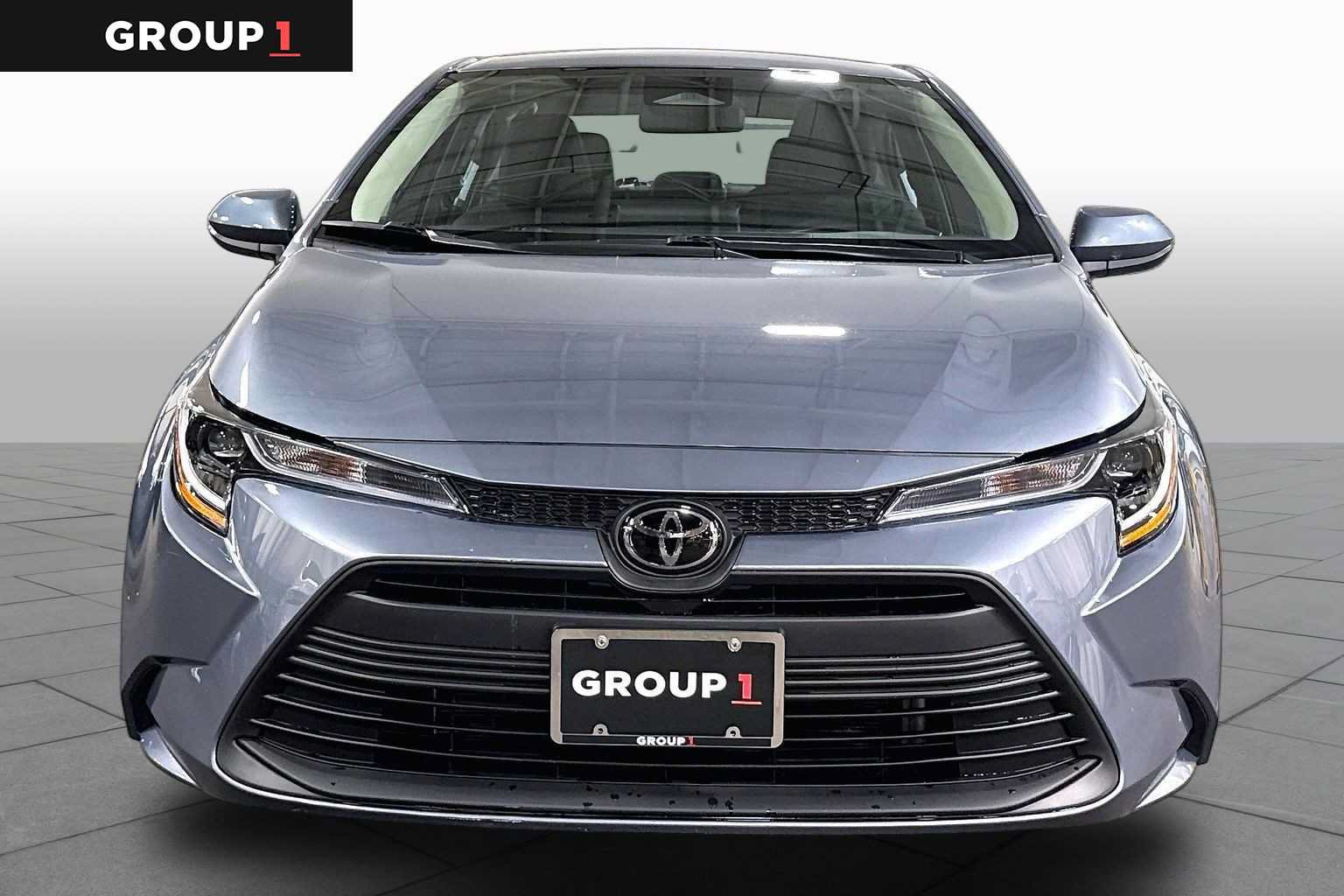 Certified 2025 Toyota Corolla LE FWD image 4