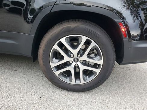 Certified 2023 Land Rover Defender 130 SE image 11