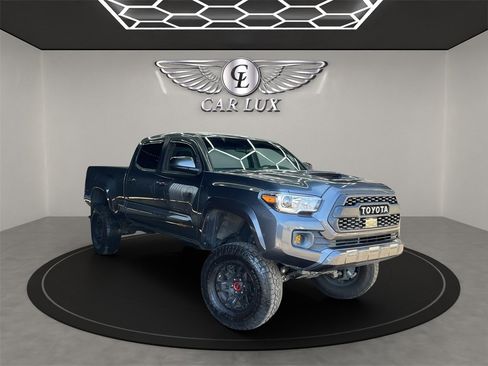 Used 2020 Toyota Tacoma TRD Sport image 8