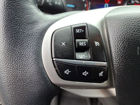 Used 2023 Ford Explorer XLT image 19