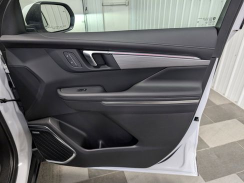 Used 2025 Buick Enclave Preferred image 29