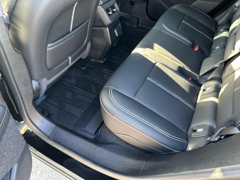 Certified 2025 Cadillac Optiq Sport 1 w/ LPO, Floor Liner Package AWD/4WD image 38