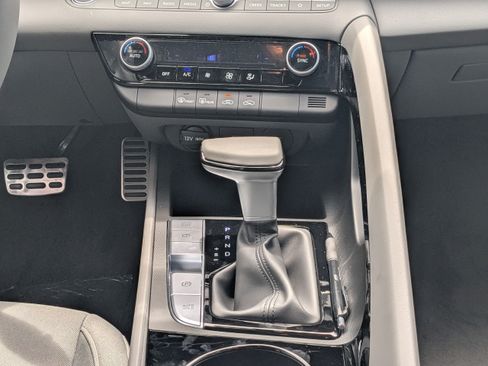 New 2026 Hyundai Elantra SEL Sport FWD image 15
