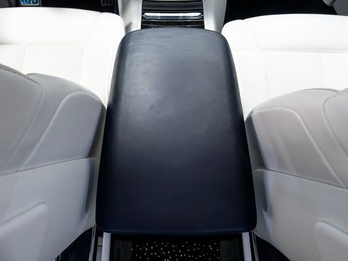 Used 2021 Rolls-Royce Phantom Sedan RWD image 41