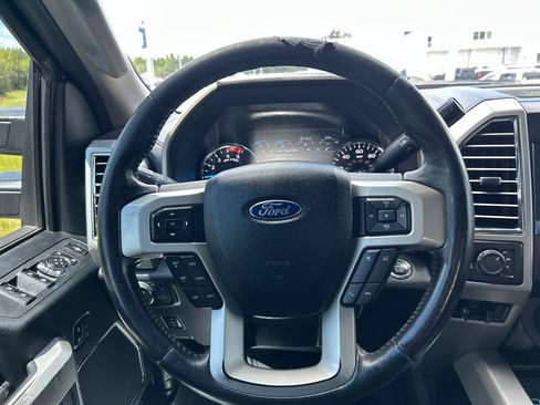 Used 2017 Ford F250 Lariat w/ Lariat Ultimate Package AWD/4WD image 13