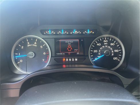 Used 2017 Ford F150 XLT w/ Equipment Group 302A Luxury AWD/4WD image 18