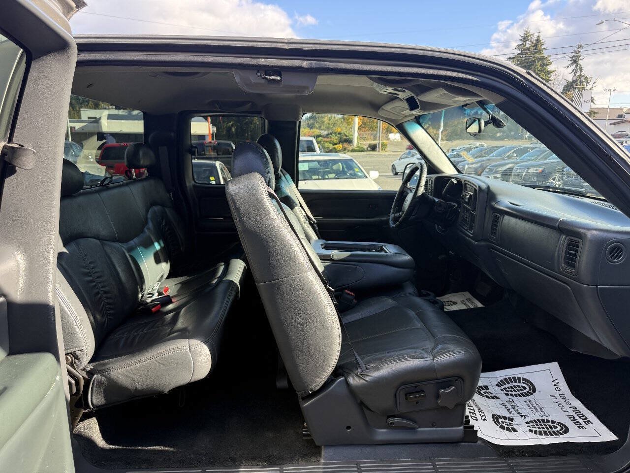 Used 2001 Chevrolet Silverado 2500 LS w/ Firm Ride Suspension Pkg AWD/4WD image 16