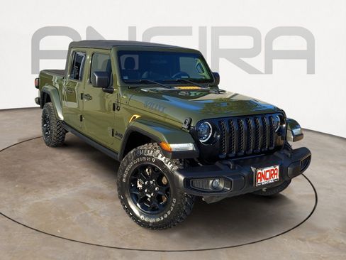 Used 2023 Jeep Gladiator Sport AWD/4WD image 4