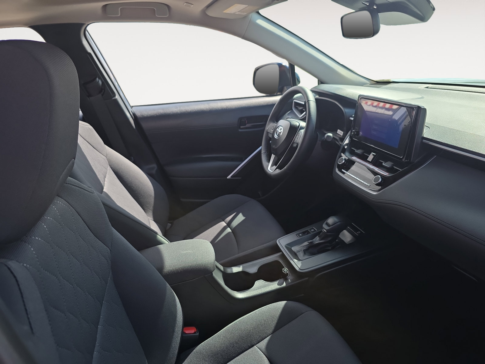 New 2026 Toyota Corolla Cross LE w/ Moonroof Package FWD image 15