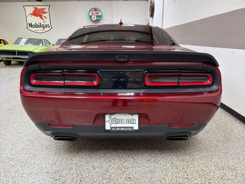 Used 2018 Dodge Challenger SRT Hellcat image 8