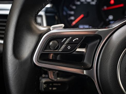 Used 2017 Porsche Macan image 26