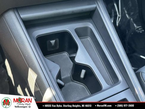 Used 2025 Volkswagen Tiguan SE w/ Panoramic Sunroof Package AWD/4WD image 30