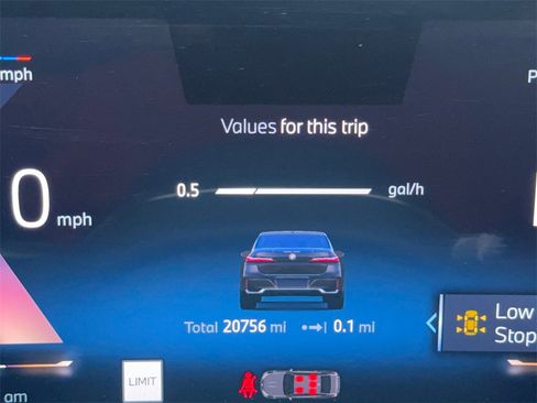 Used 2025 BMW 740i image 21