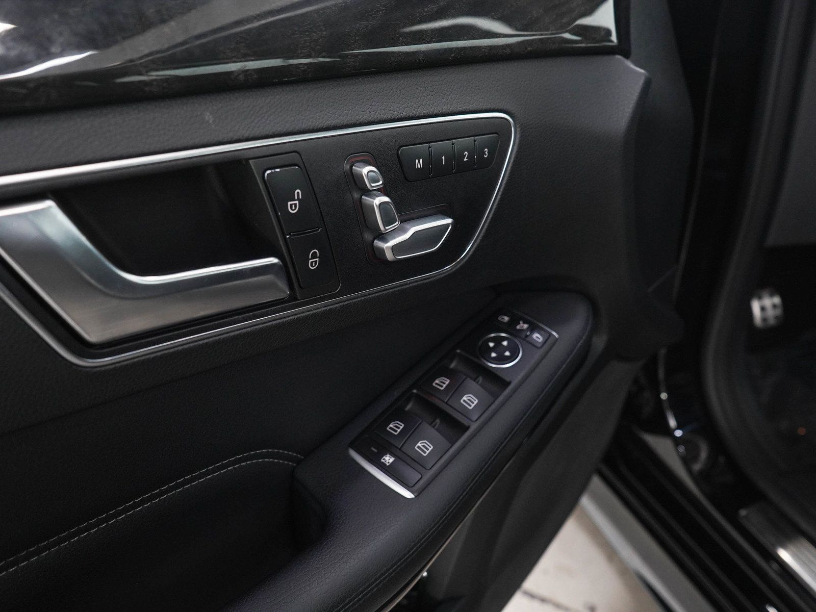 Used 2016 Mercedes-Benz E 350 4MATIC Sedan image 20