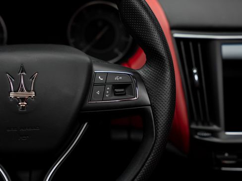 Used 2022 Maserati Levante GT AWD/4WD image 48