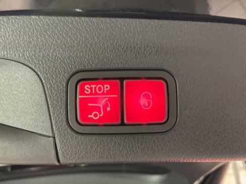 Used 2024 Mercedes-Benz GLE 450 4MATIC image 35