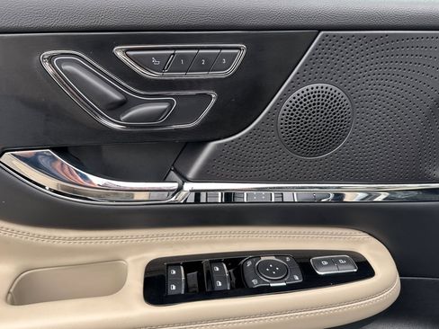 Used 2025 Lincoln Corsair Grand Touring w/ Equipment Group 301A image 11