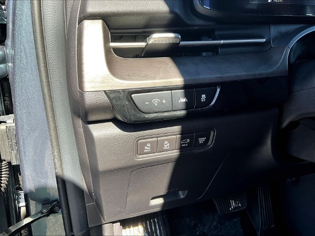 Certified 2023 Kia Carnival SX FWD image 26