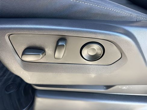 Used 2023 Chevrolet Silverado 1500 Custom image 10