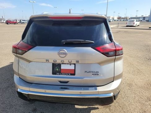 Certified 2024 Nissan Rogue Platinum w/ Platinum Premium Package image 7
