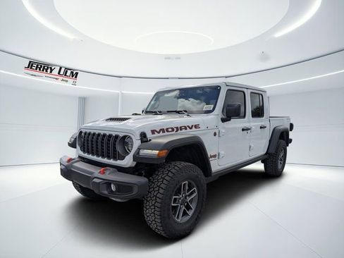 New 2026 Jeep Gladiator Mojave w/ Safety Group image 7