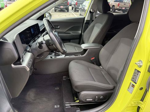 Used 2024 Hyundai Kona SEL FWD image 3