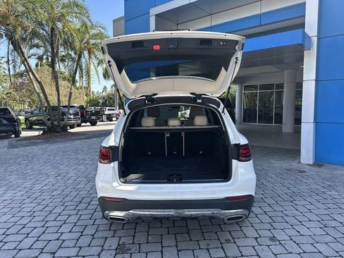 Used 2022 Mercedes-Benz GLC 300 4MATIC w/ Multimedia Package Lite image 28