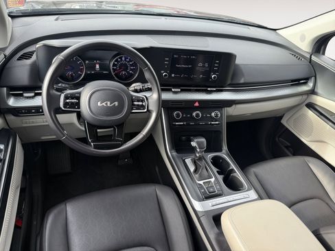 Used 2024 Kia Carnival LX image 15