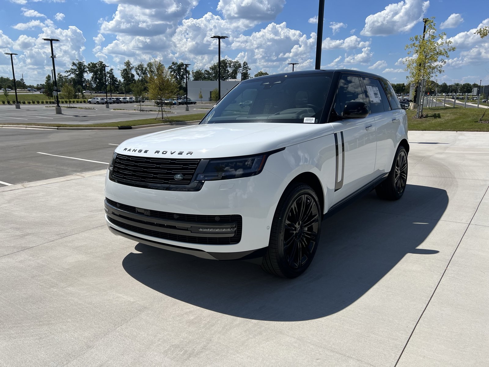 New 2026 Land Rover Range Rover SE AWD/4WD image 1